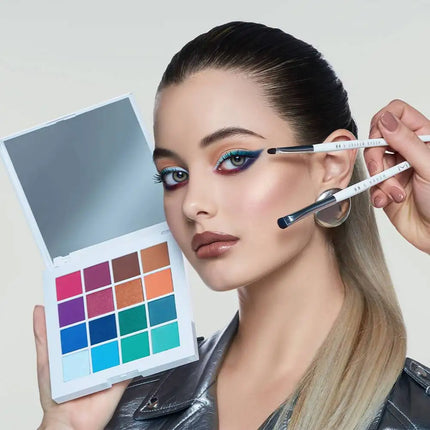 Lidschatten-Palette mit 16 Multi-Finish-Farben